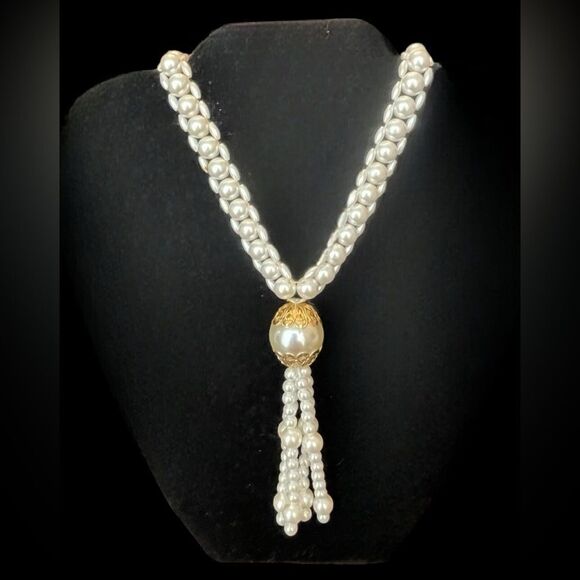 FAUX PEARL NECKLACE WITH PEARL TASSEL - Picture 1 of 5